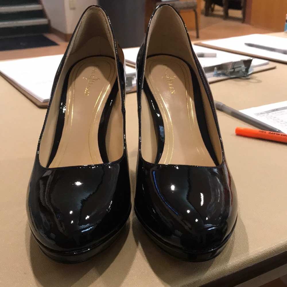 Cole Haan black patent size 9 EUC